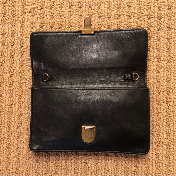 Marc Jacobs black leather clutch w/gold clasp - Picture 5 of 7